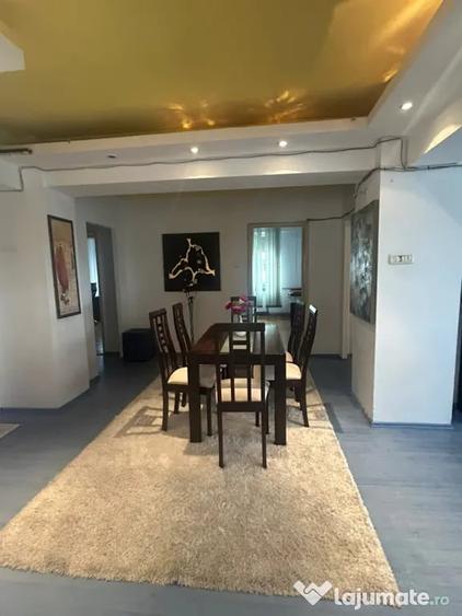 Apartament cu 5 camere decomandat în Ultracentral