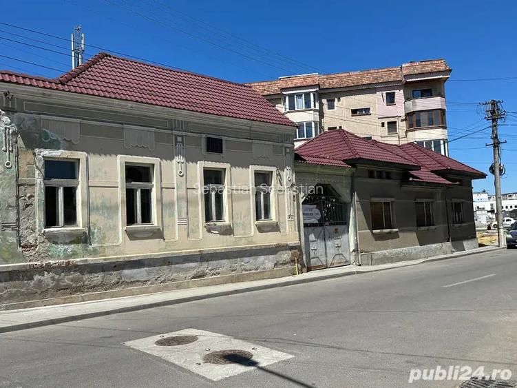 2 case de vanzare la pret de una in fagaras