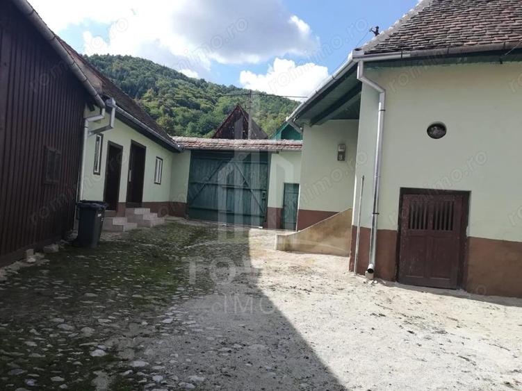 Casa tradi?ionala de vanzare in Fantanele- vedere superba spre munti - 1