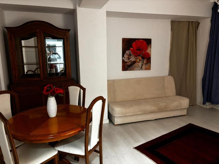 Apartament cu 2 camere decomandat, mobilat în Pajura