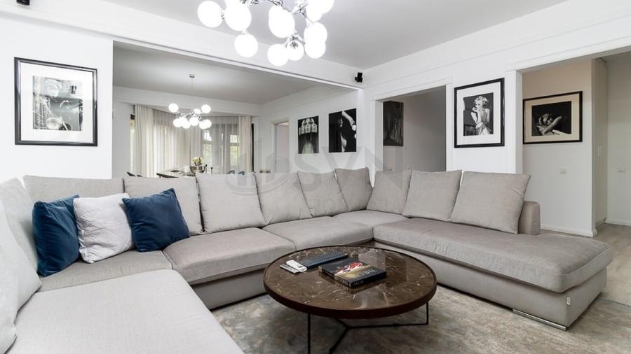 REV2002939 Vila cu piscina 2000 mp teren in Corbeanca - 1