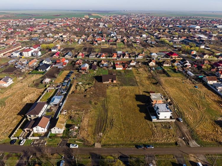 Teren 1028 mp Sanandrei, strada asfaltata – Comision 0% - 10