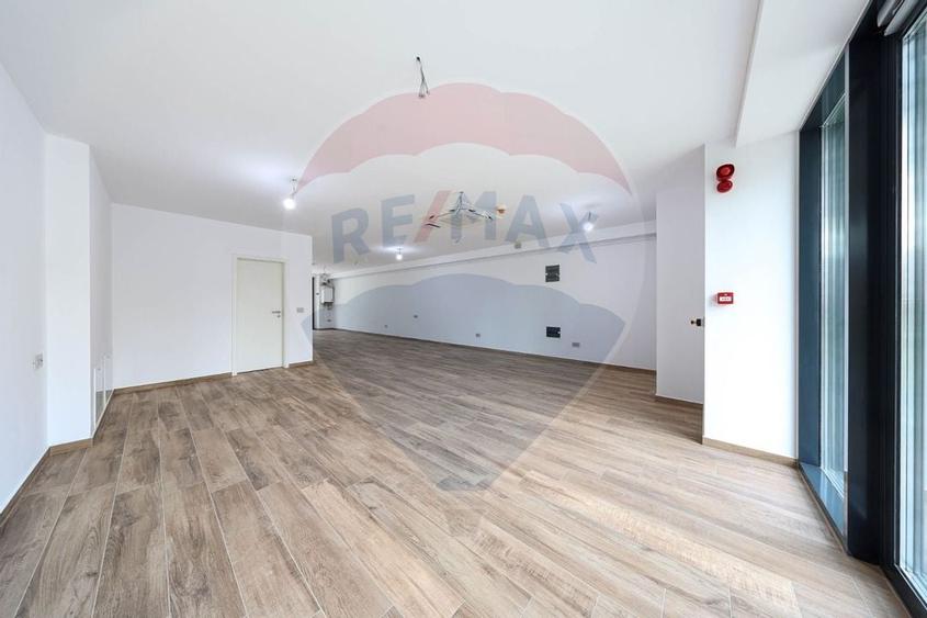 Spatiu comercial de inchiriat, cu terasa, in zona Ultracentral! - 6