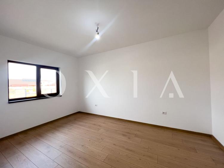 OX715 Valery 3 - aproape de principala - 5