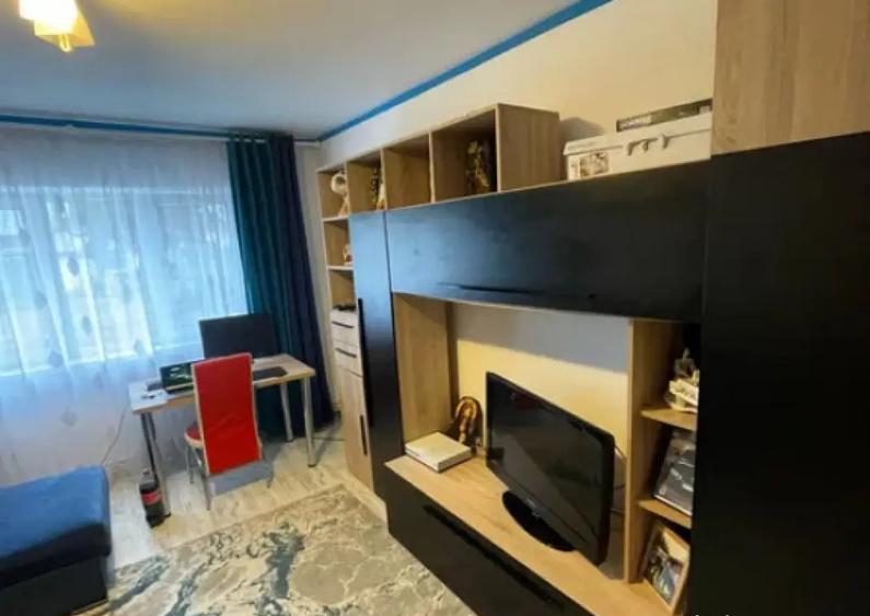 Apartament cu 3 Camere Decomandate-Parter Zona Burdujeni-Cuza Voda 2 - 2