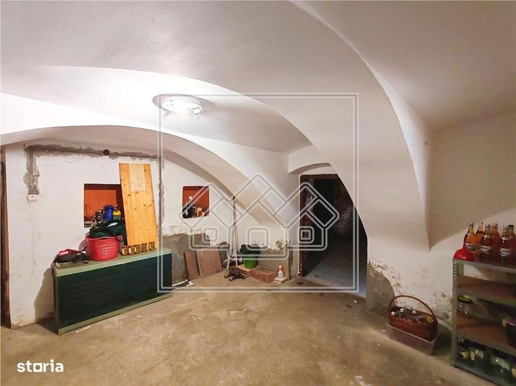 Casa in Mohu - individuala - 238 utili + 1457 mp teren - 8