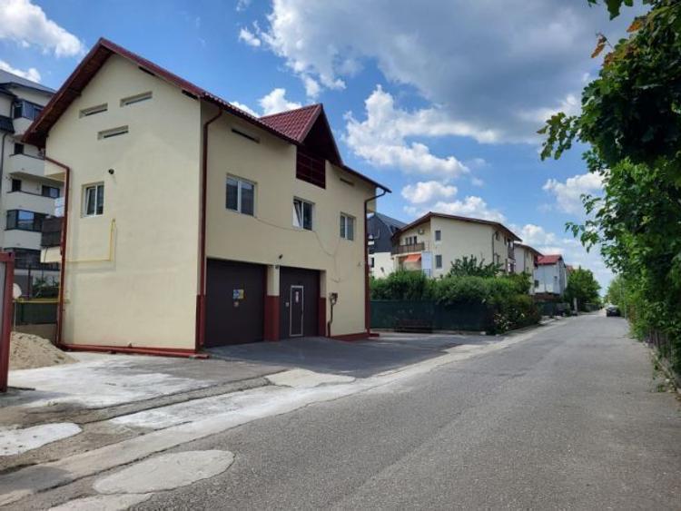 Vând casă P.+1Et.+M. și două terenuri - 2