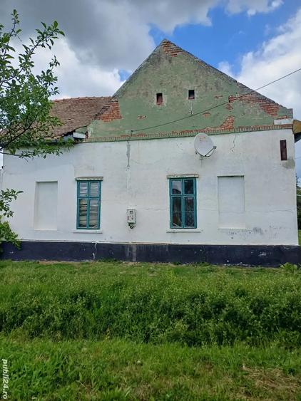 Casa ?i teren de vanzare - 1