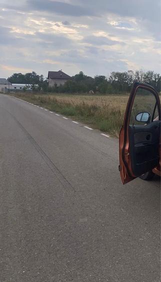 Teren intravilan cu toate utilitatile in sat Picior de Munte - 1