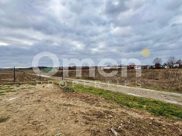 Teren intravilan cu fundație | panoramă deosebită | Cătălina | 1000 mp - 3