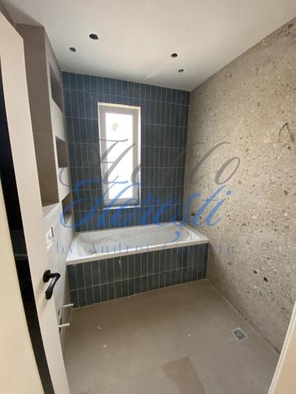 Duplex cu 4 camere cu Canalizare în Florești