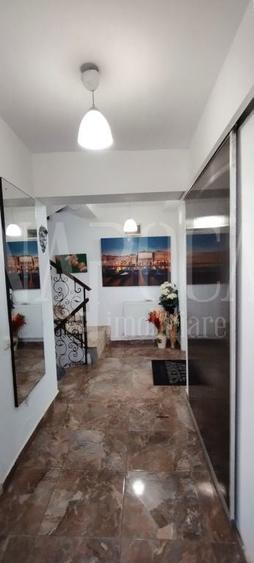 Casa 6 camere de vanzare in Floresti - 2