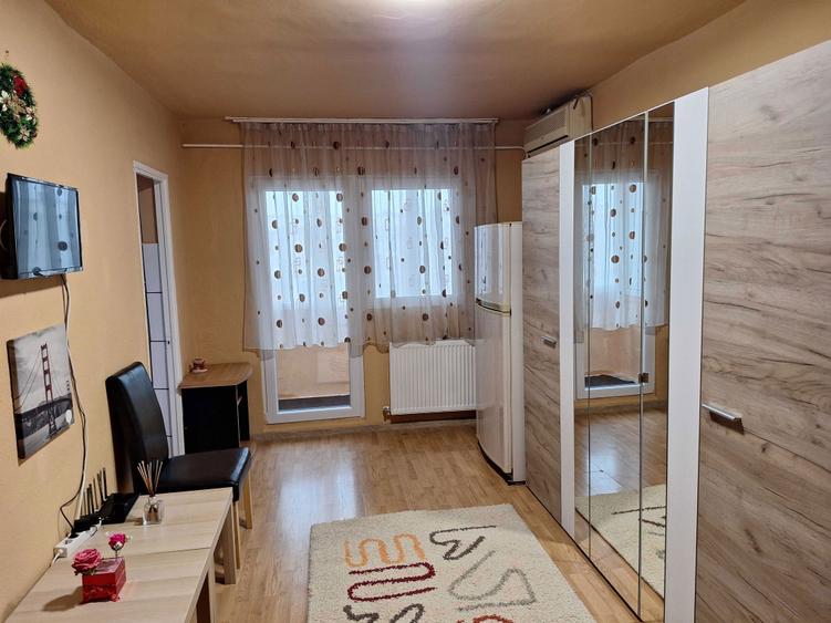 Garsoniera CF 1, 37 mp cu Balcon, Amenajata si Mobilata in Confectii, sunt PROPRIETAR, FARA COMISION - 3