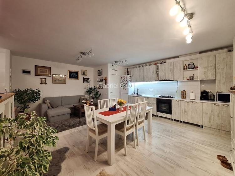 Apartament cu 2 camere, 57 mp, balcon, zona Terra Apartament cu 2 camere, 57 mp, balcon, zona Terra