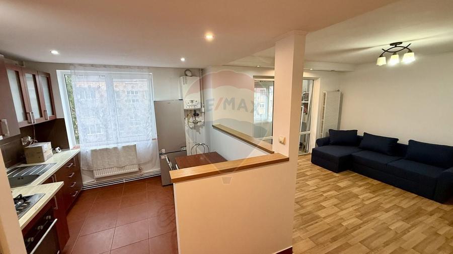Apartament cu 3 camere de închiriat str. George Cosbuc - 2