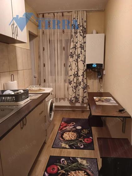 Confort ?i acces facil: garsoniera spa?ioasa la parter, zona Robea - 3