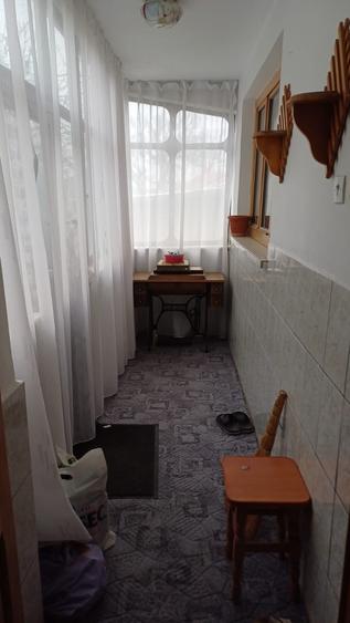 Casă individuală cu 8 camere cu Canalizare în Granit