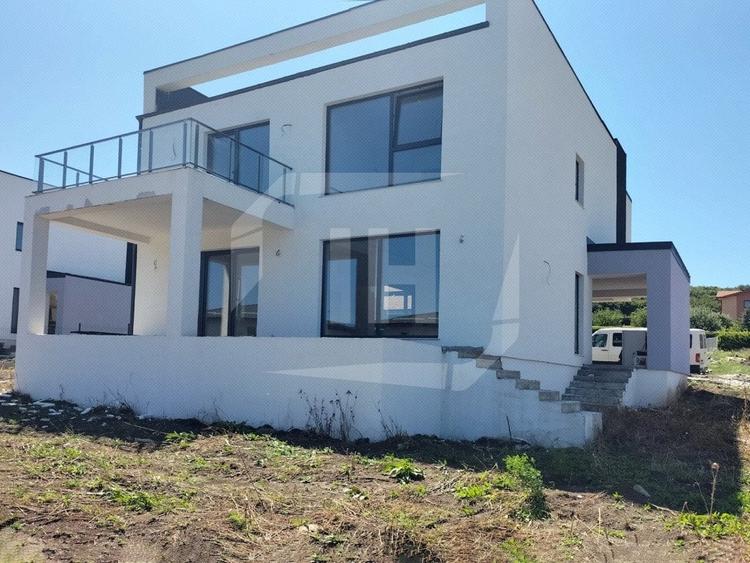 Casa  120 mp utili, terase  panoramice 40 mp, garaj - 3