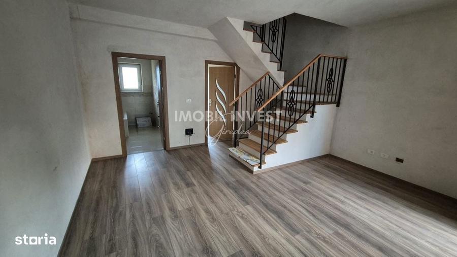 EXCLUSIVITATE! Apartament pe 3 niveluri, 4 camere, Aiud, 103.000 Euro - 2