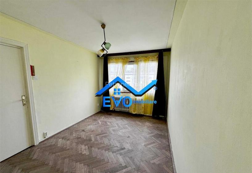 Apartament de , 2 camere, etaj 4, fara risc seismic, Tataras