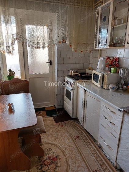 2 camere in zona Crangasi