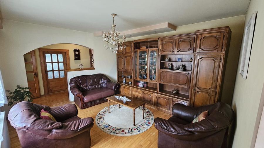 Casa 5 camere 3 bai garaj inchis si teren 700 mp utili in Lazaret - 2