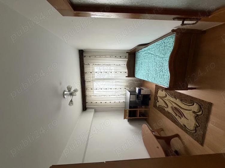 Inchiriez apartament cu 3 camere - 1
