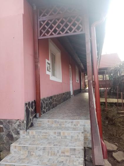 Vand casa in sat Moisa,la 30km de TG-M,cu 2 camere,mobilat si utilat,teren 26 ar - 1