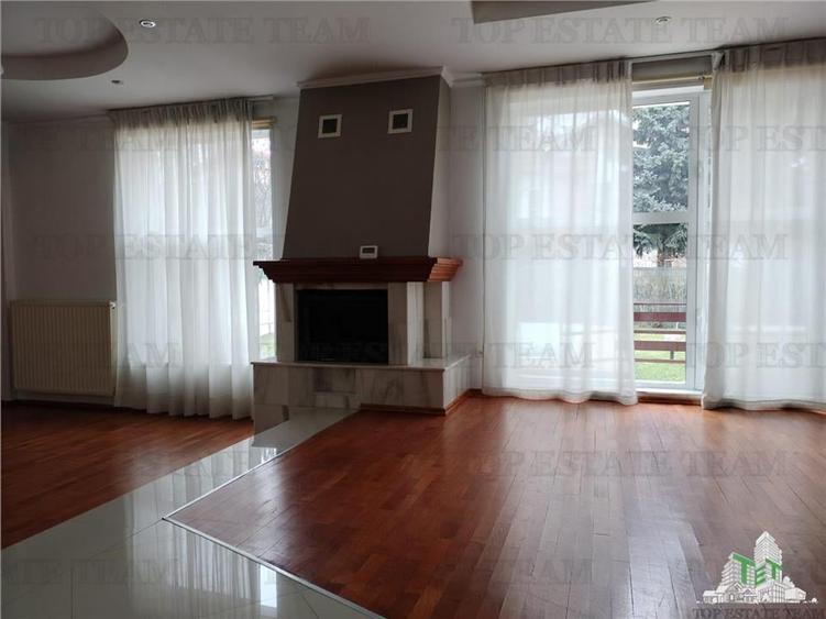 Casa de vanzare pe Erou Iancu Nicolae cu piscina - 2