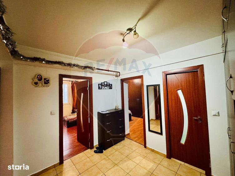 Apartament cu 3 camere de vanzare in zona Craiovita Noua - 6
