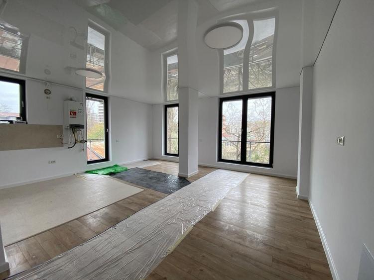 Apartament tip penthouse 4 camere de Vanzare Crangasi - 2