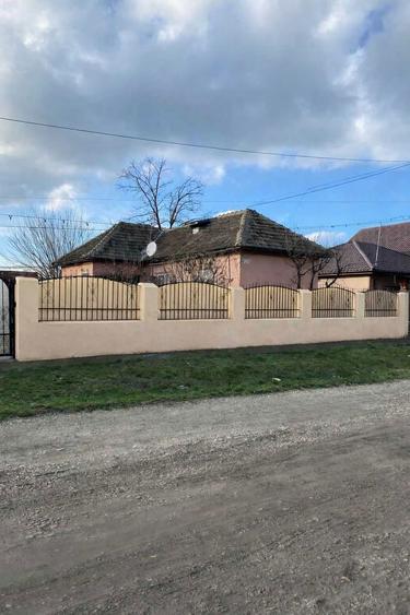 Casa de vanzare- Cobadin- Jud. Constanta- Teren 2200 mp - 2