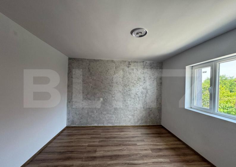 Casa cu 2 camere si cu o superba priveliste spre Castelul Co - 3