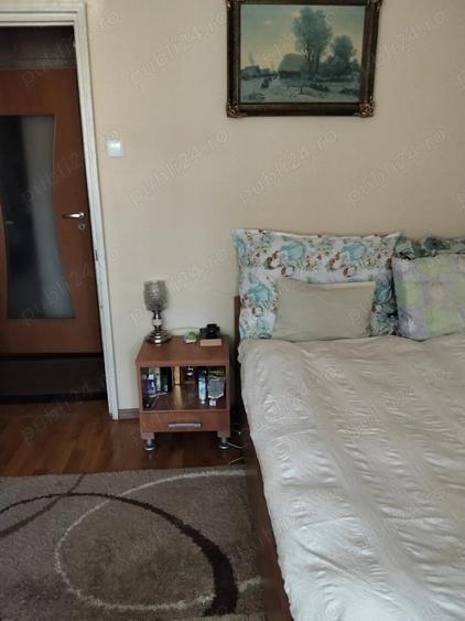 Apartament cu 3 camere semidecomandat în Central