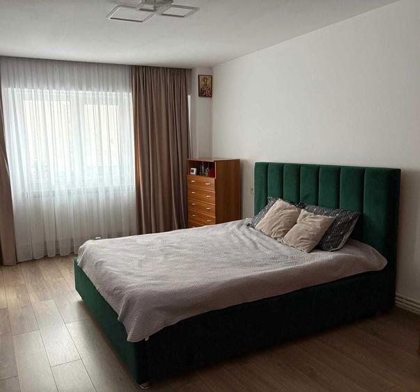 Apartament de vanzare - 3 camere Renovat si Utilat - 86mp utili - Proprietar - 1