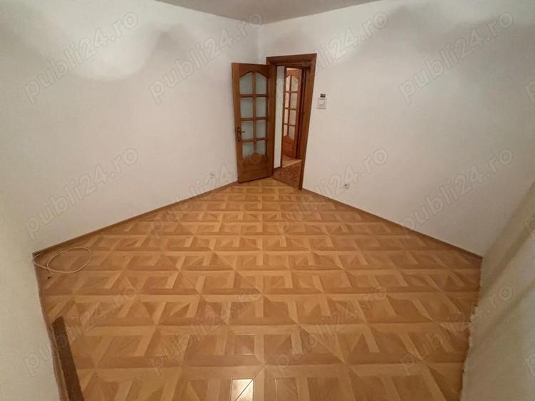 Apartament de vanzare - SUD - 3 camere - Decomandat - 7