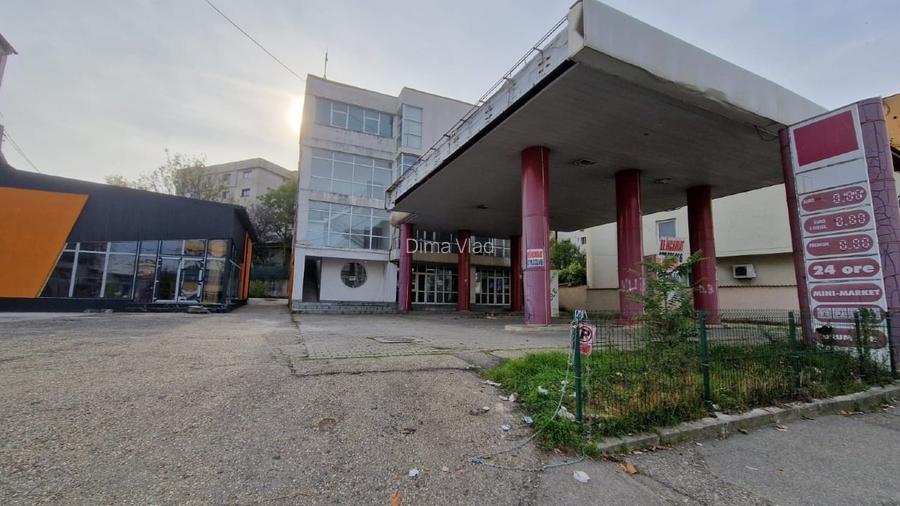 Imobil central, la bulevard, pretabil activitati diverse