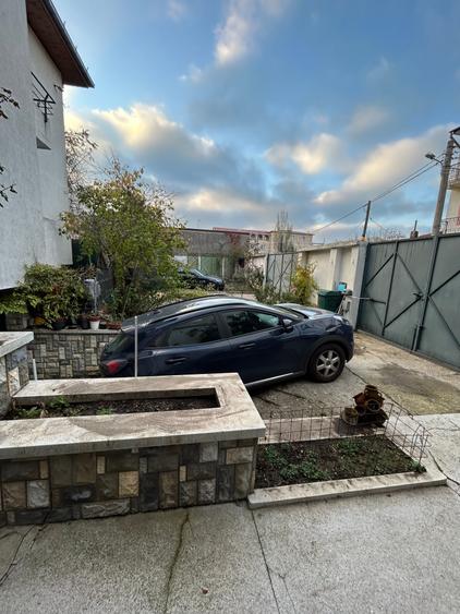 Pantelimon-Fundeni / Apartament 3 cam in vila / Loc de parcare-Curte - 1