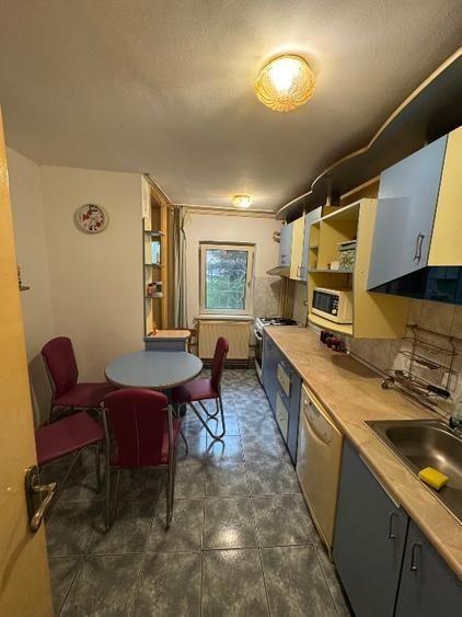 Decomandat, 3 camere, 2 bai, mobilat și utilat, boxa, Tractorul, Brasov - 2