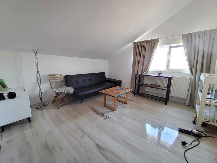 Inchiriez Vila 7 camere + 5 bai - 1