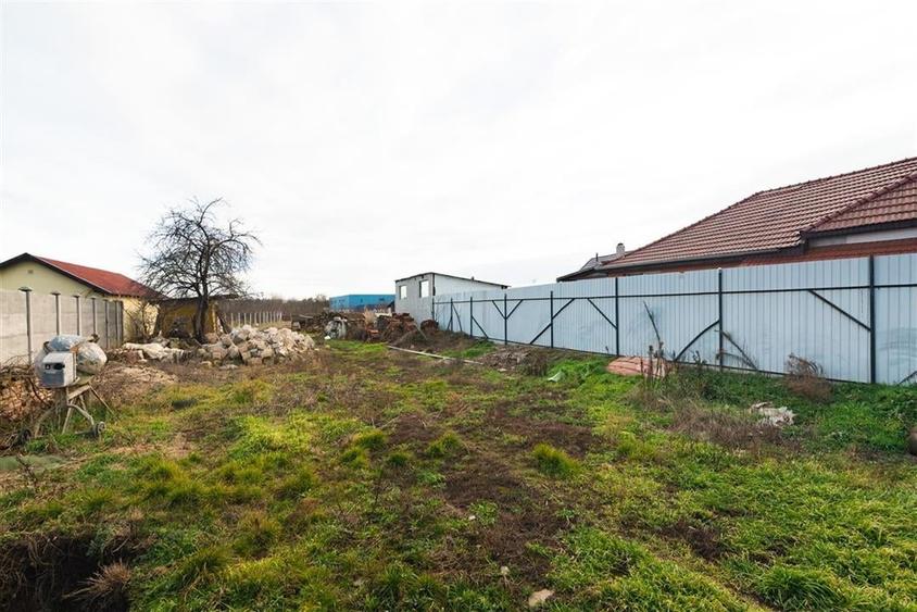 Teren intravilan cu toate utilitatile in Bors - 1