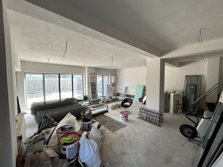 Spatiu comercial semifinisat 62 mp utili plus 20mp terasa Borhanci - 4