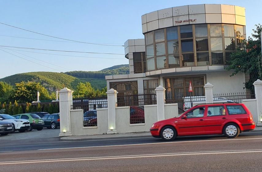 Spațiu comercial, de 300 mp, în Central