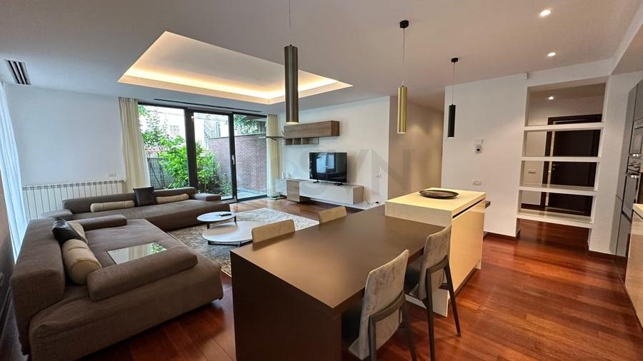 Apartament cu 4 camere decomandat, mobilat în Primăverii