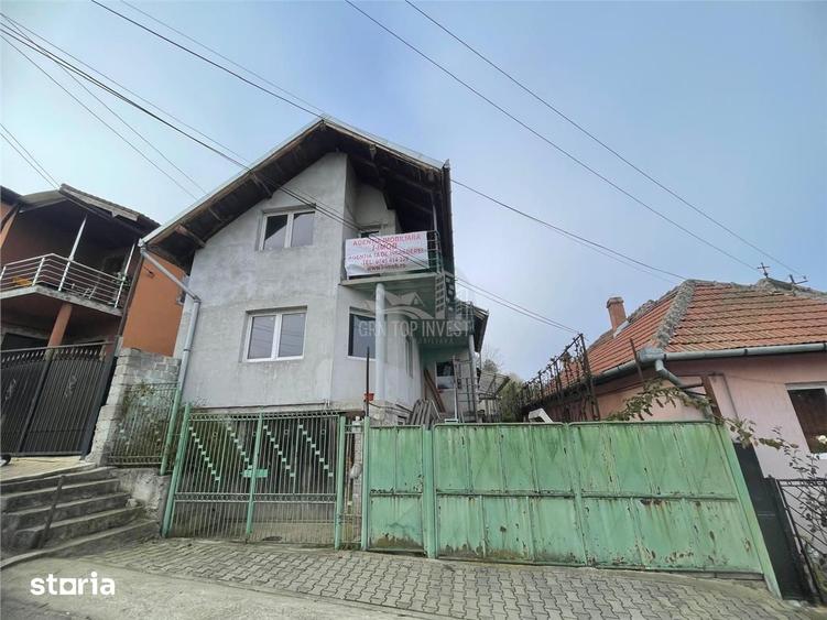 Casă cu 6 camere cu Teren 1413 Mp în Central