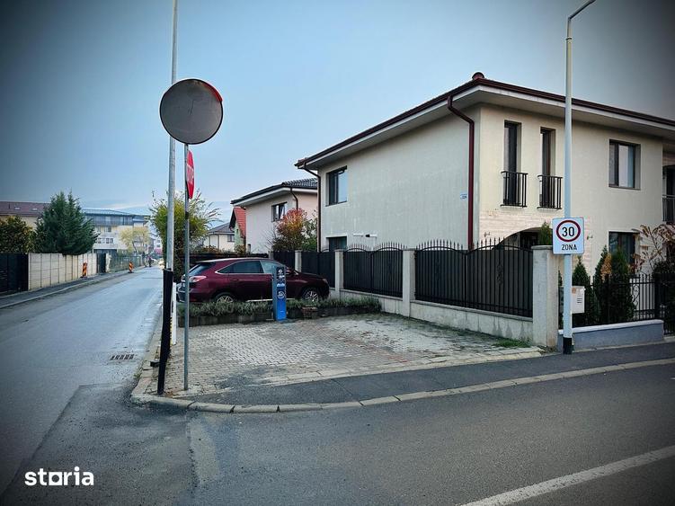 Casă cu 5 camere cu Teren 207 Mp în Florești