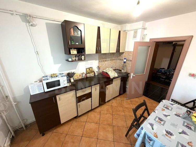 Apartament cu 3 camere decomandat în Central