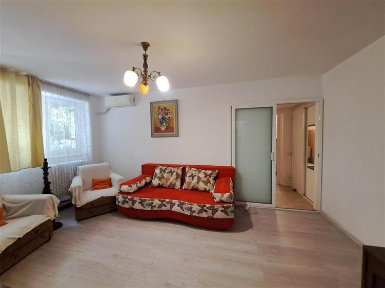 Apartament cu 2 camere semidecomandat, mobilat în Vatra Luminoasă