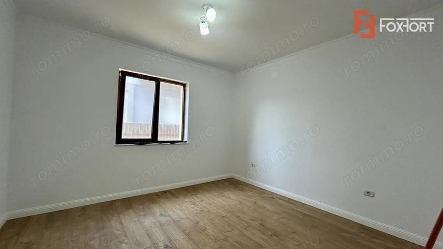 Casă cu 4 camere cu Teren 650 Mp în Ghiroda