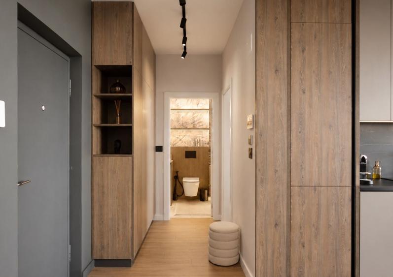 Apartament cu 2 camere decomandat, mobilat în Central